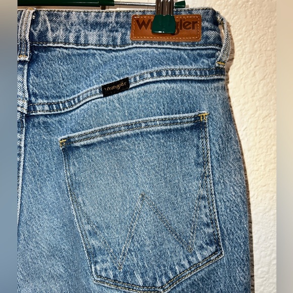 Wrangler - Picture 3 of 4